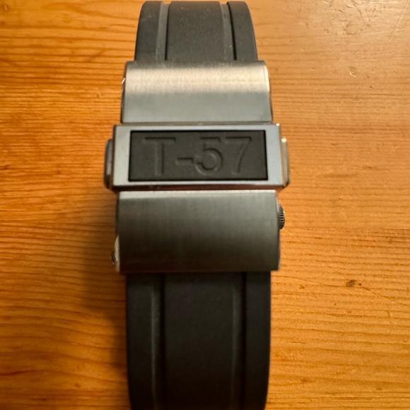 Tiffany & Co Mark T-57 Stainless Steel 42mm Men's Quartz Resonator Watch - Picture 3 of 5